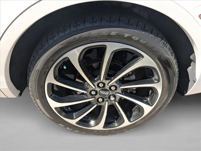 2024 Lincoln Nautilus Black Label photo 3