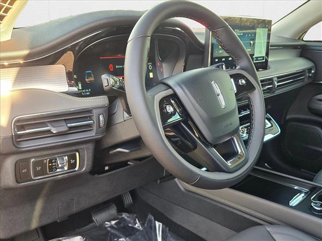 2025 Lincoln Corsair Premiere photo 2