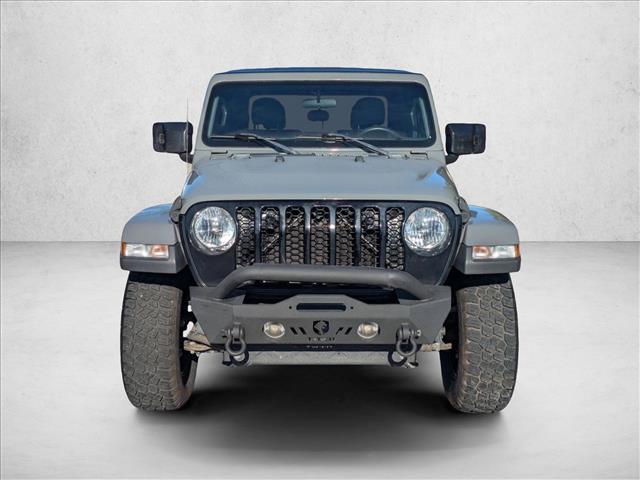 2021 Jeep Gladiator Willys Sport photo 2