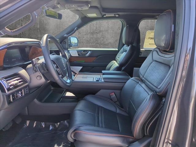 2024 Lincoln Navigator Black Label photo 3