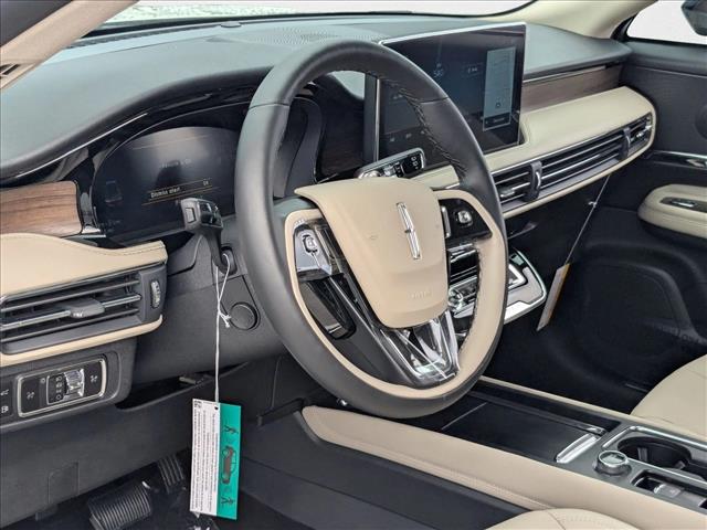 2025 Lincoln Corsair Grand Touring photo 3