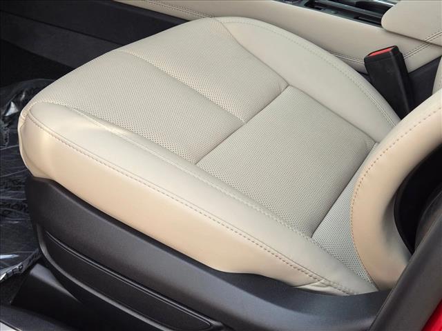 2025 Lincoln Corsair Grand Touring photo 3
