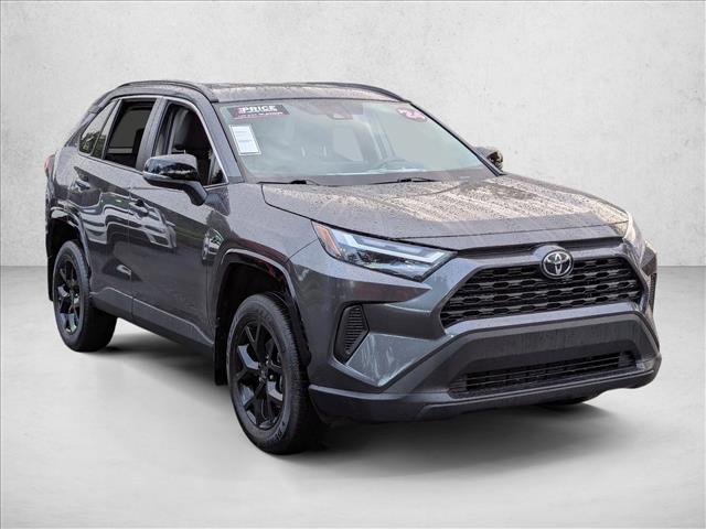 2024 Toyota RAV4 XLE photo 3