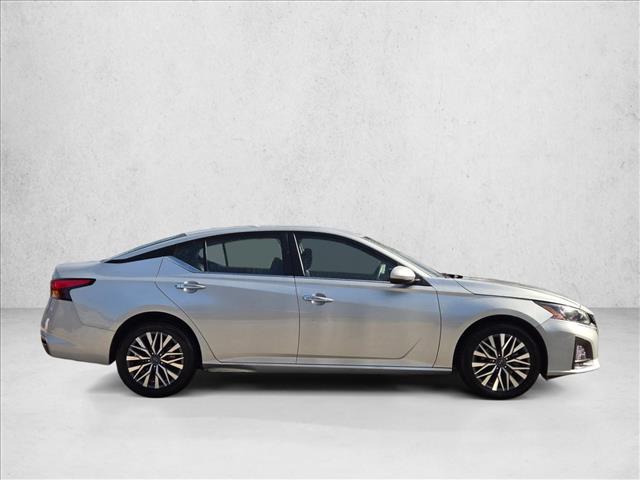 2023 Nissan Altima 2.5 SV photo 4