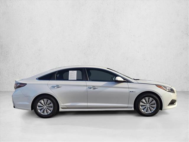 2016 Hyundai Sonata Hybrid SE photo 4