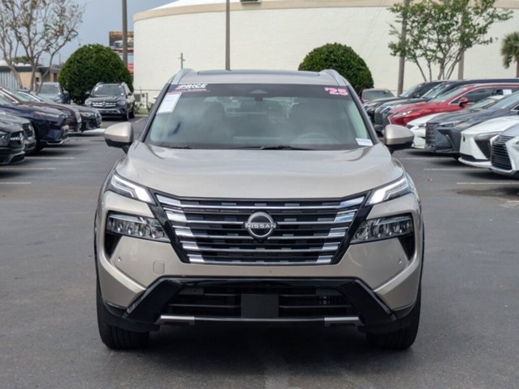 Used 2025 Nissan Rogue Platinum SUV