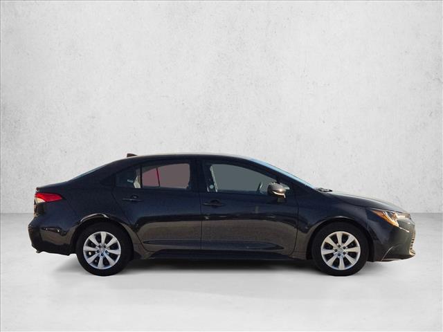 2025 Toyota Corolla LE photo 4
