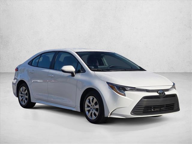 2025 Toyota Corolla LE photo 3