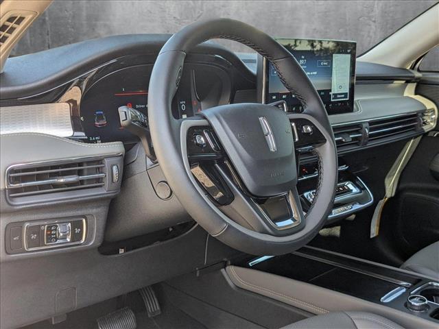 2025 Lincoln Corsair Premiere photo 3