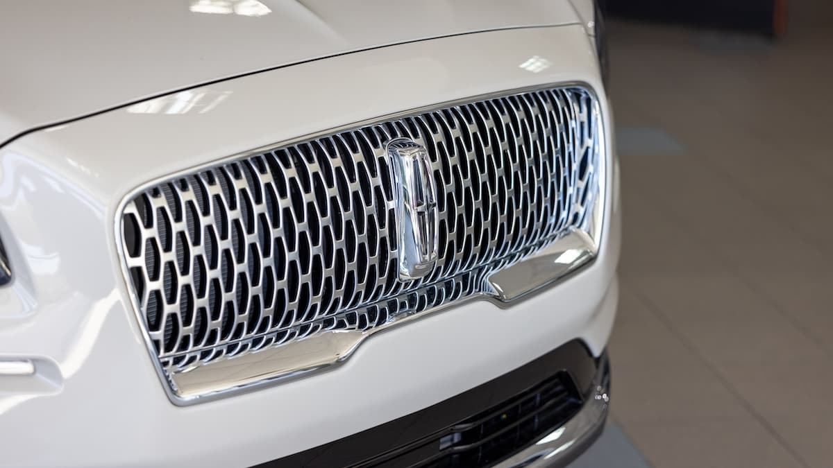 Lincoln logo on a new Lincoln vehicle