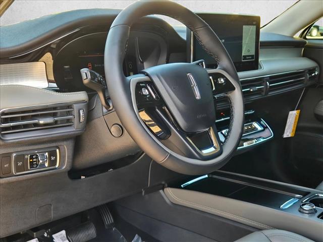 2026 Lincoln Corsair Premiere photo 3