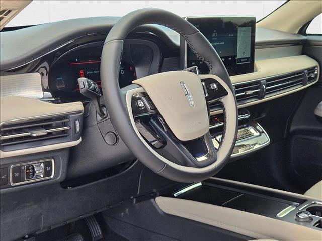 2025 Lincoln Corsair Premiere photo 3