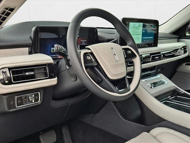 2025 Lincoln Aviator Reserve photo 3