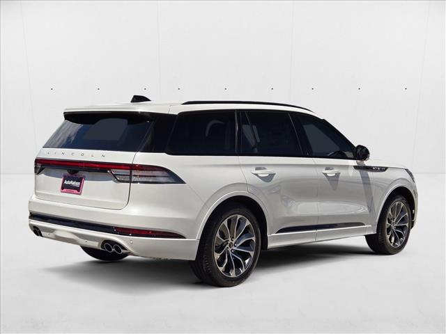 2025 Lincoln Aviator Premiere photo 2
