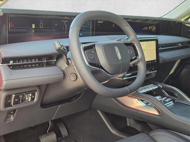 2026 Lincoln Nautilus Reserve photo 3