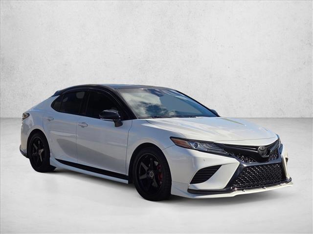 2018 Toyota Camry XSE photo 2