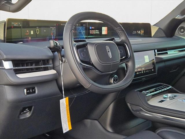 2025 Lincoln Navigator Reserve photo 3