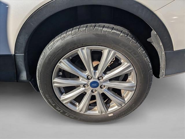 2018 Ford Escape Titanium photo 2