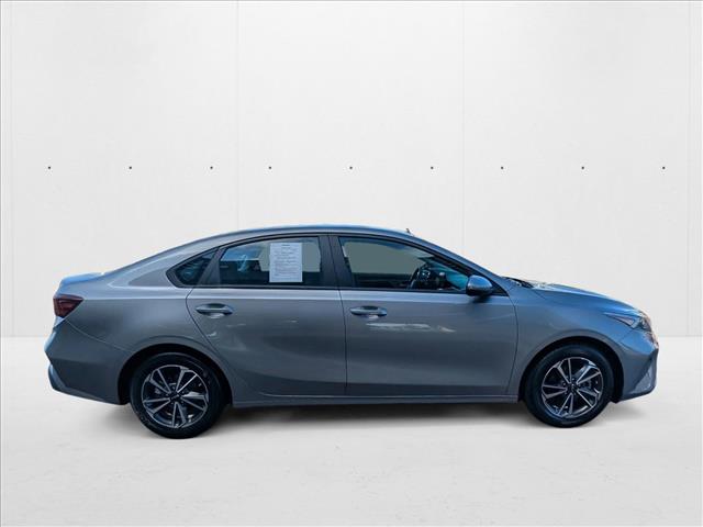 2023 Kia Forte LXS photo 4