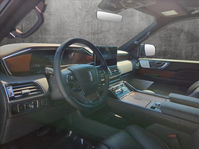 2024 Lincoln Navigator Black Label photo 2