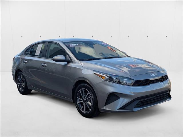 2023 Kia Forte LXS photo 3