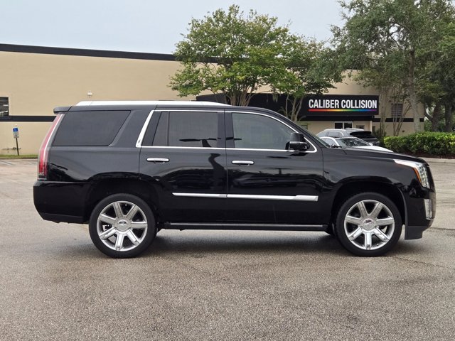 2019 Cadillac Escalade Premium Luxury photo 4
