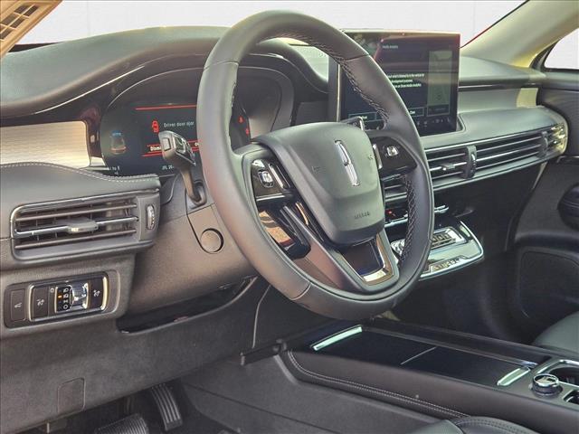 2025 Lincoln Corsair Premiere photo 3