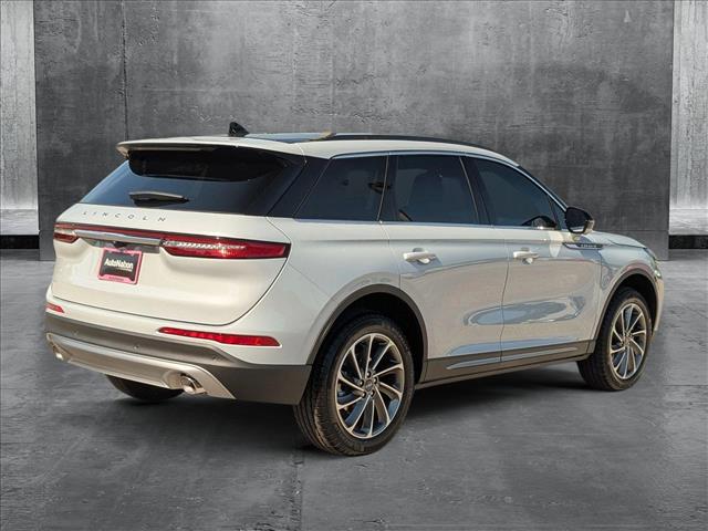 2025 Lincoln Corsair Premiere photo 2