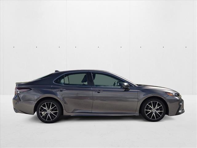 2023 Toyota Camry SE photo 4