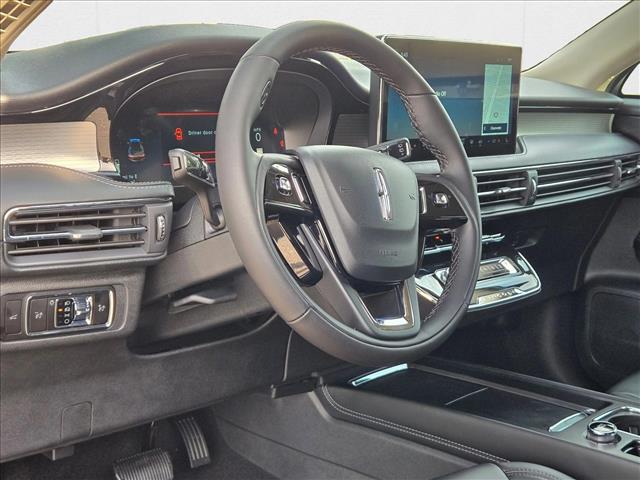 2025 Lincoln Corsair Premiere photo 2