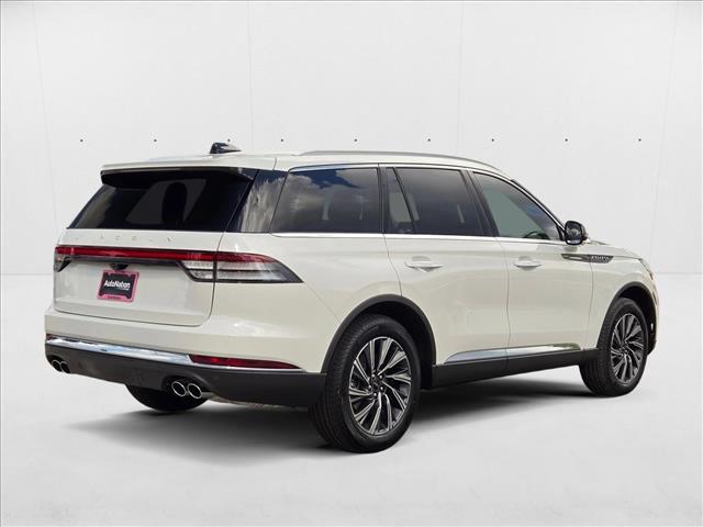 2025 Lincoln Aviator Premiere photo 2