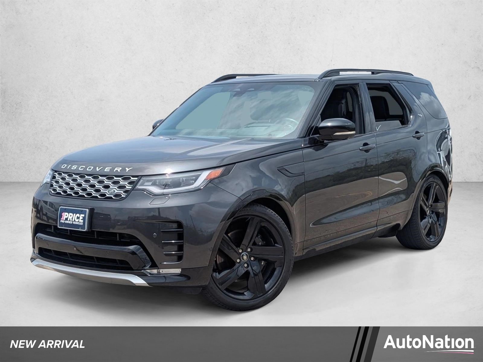 2024 Land Rover Discovery P360 Metropolitan Edition's photo