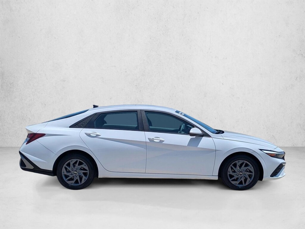 Used 2024 Hyundai Elantra SEL Sedan
