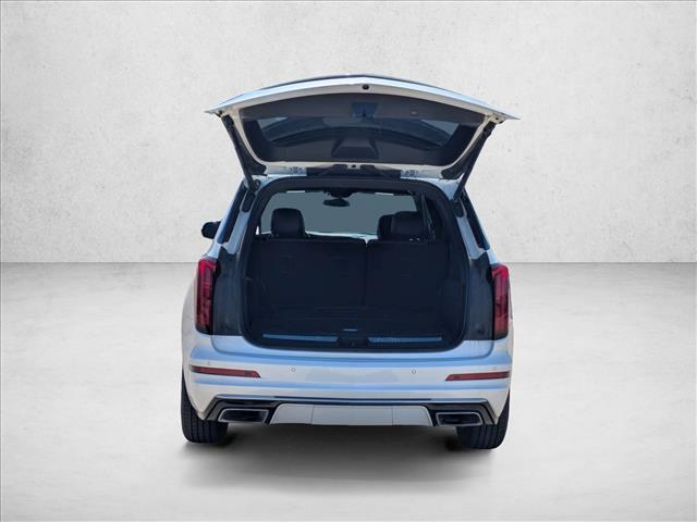 2021 Cadillac XT6 Luxury photo 3