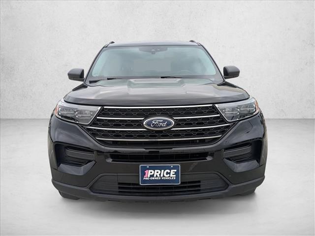 2023 Ford Explorer XLT photo 2
