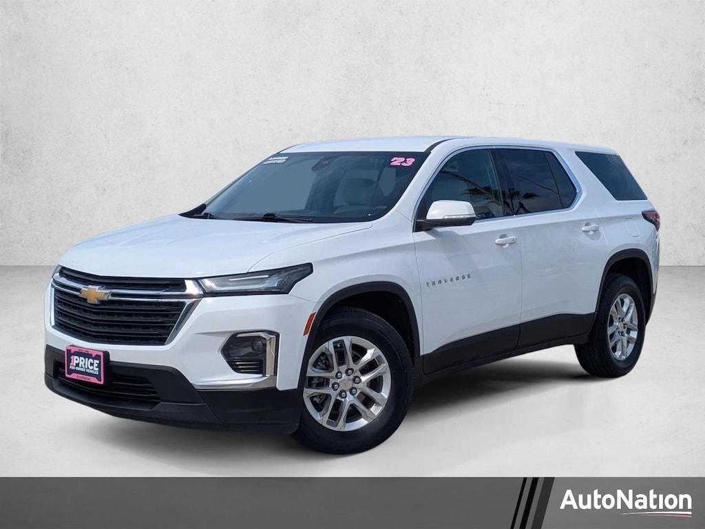 Used 2023 Chevrolet Traverse LS SUV