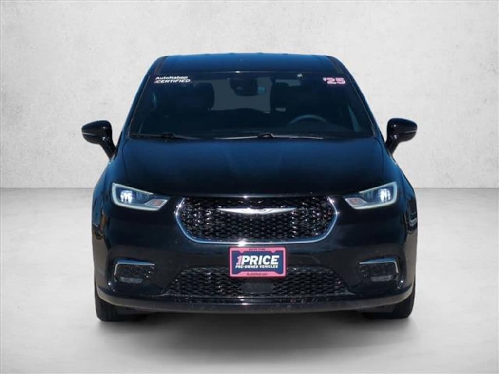 Used 2025 Chrysler Pacifica Select Van Passenger Van