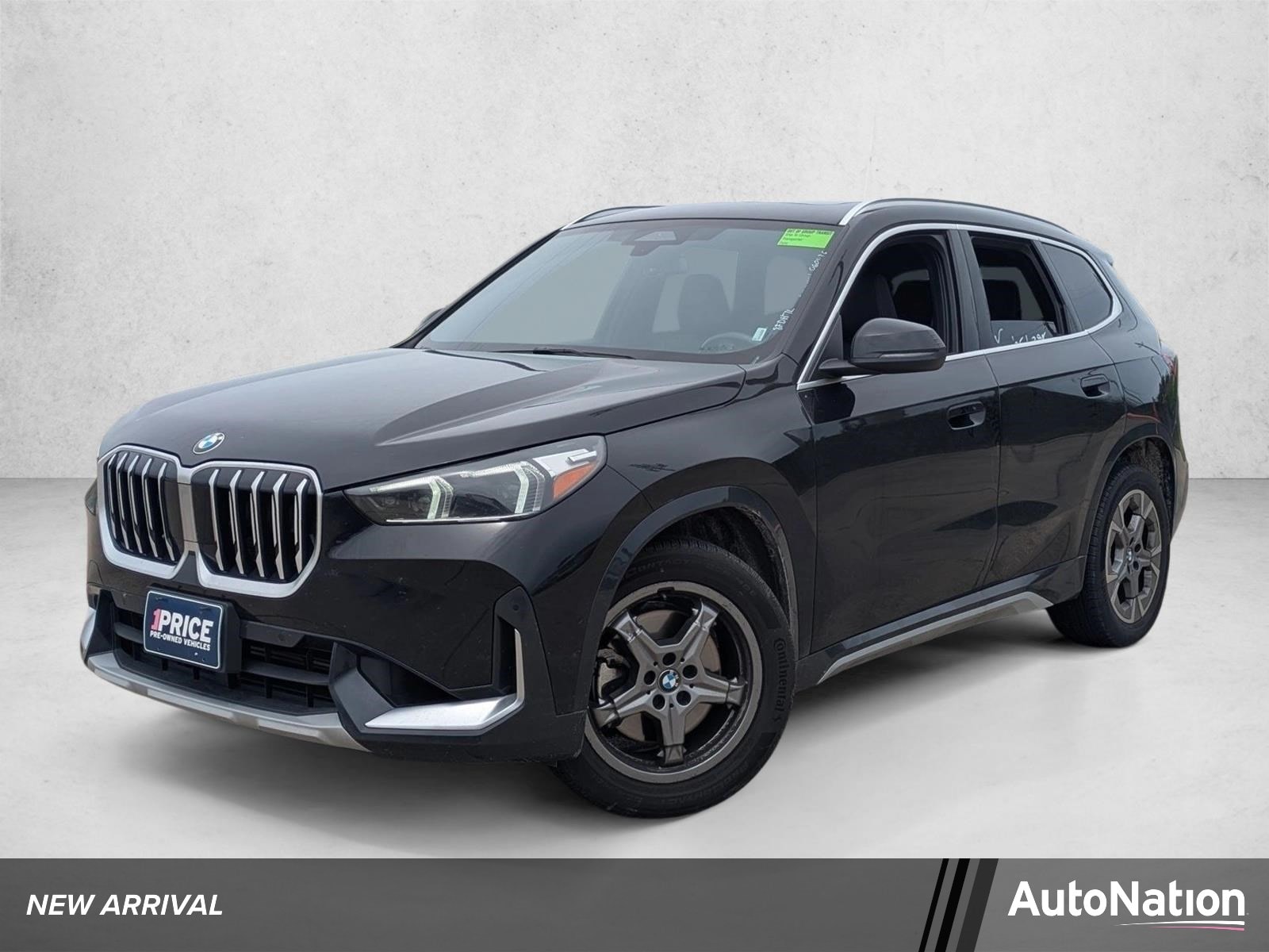 2025 BMW X1's photo