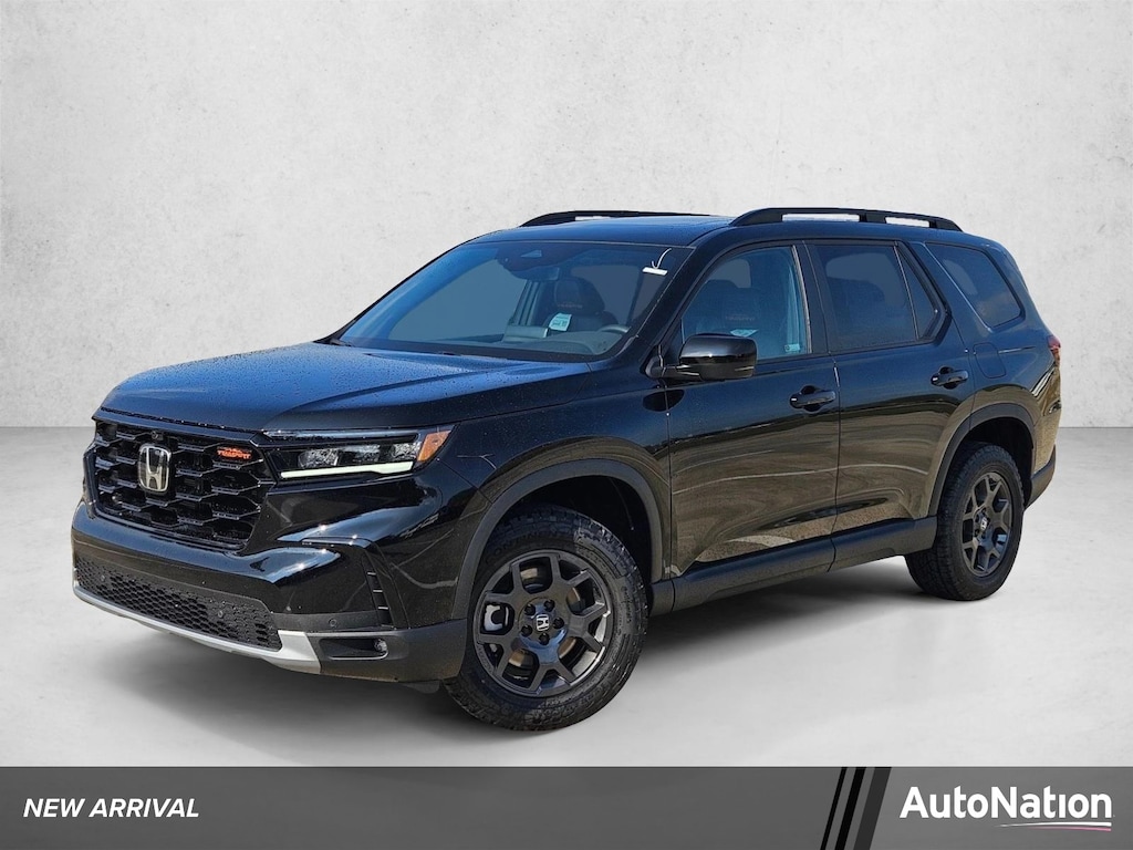 Used 2025 Honda Pilot TrailSport SUV