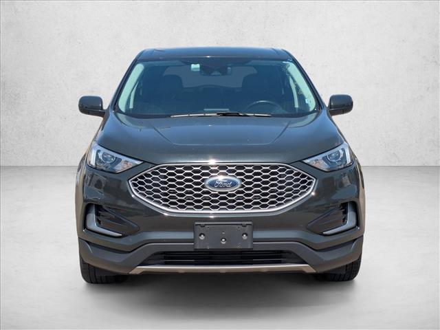 2023 Ford Edge SEL photo 2
