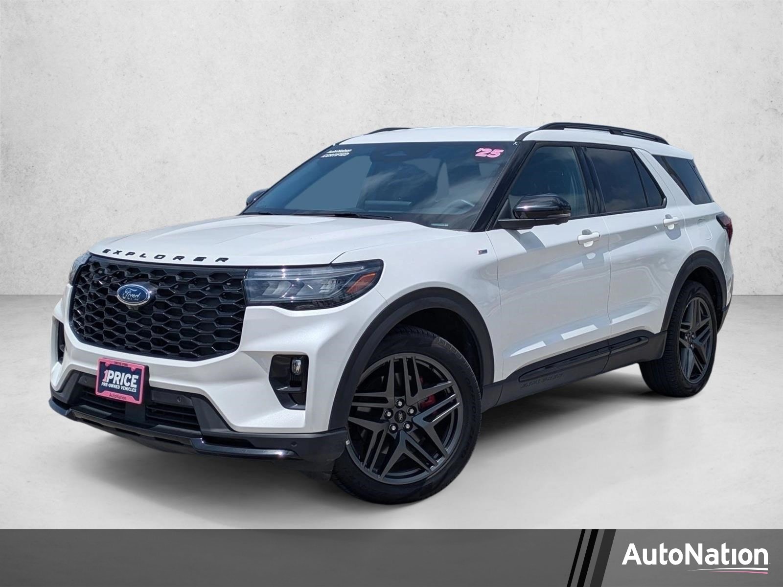 2025 Ford Explorer ST-LINE 4WD (PL535)'s photo