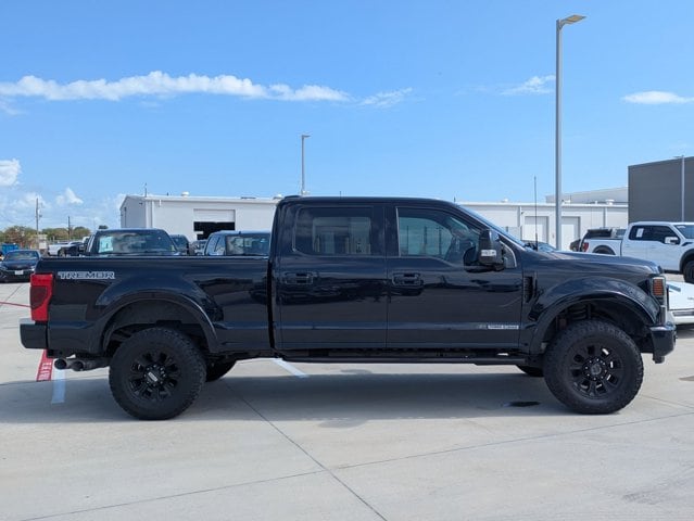 2022 Ford F-250 Lariat photo 2