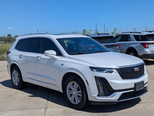 2022 Cadillac XT6 Luxury photo 2