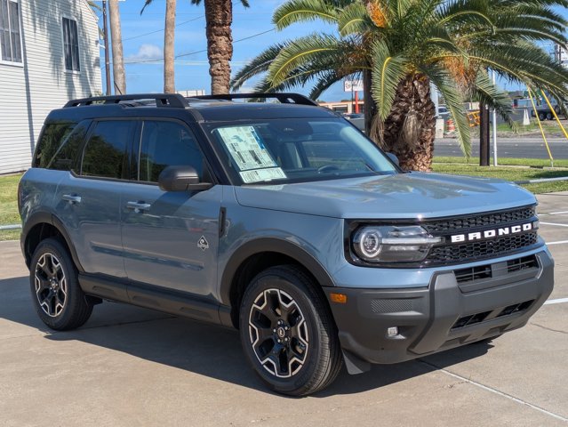 2025 Ford Bronco Sport Outer Banks photo 3