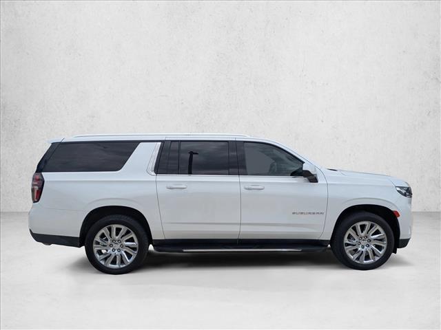 2021 Chevrolet Suburban LT photo 2