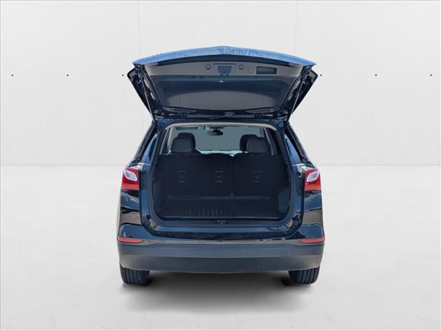2021 Chevrolet Equinox LS photo 3