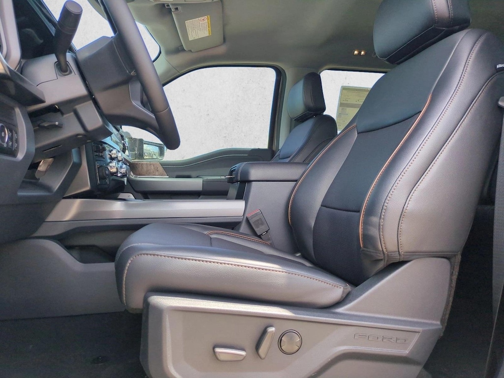 New 2026 Ford F-350 LARIAT Truck Crew Cab