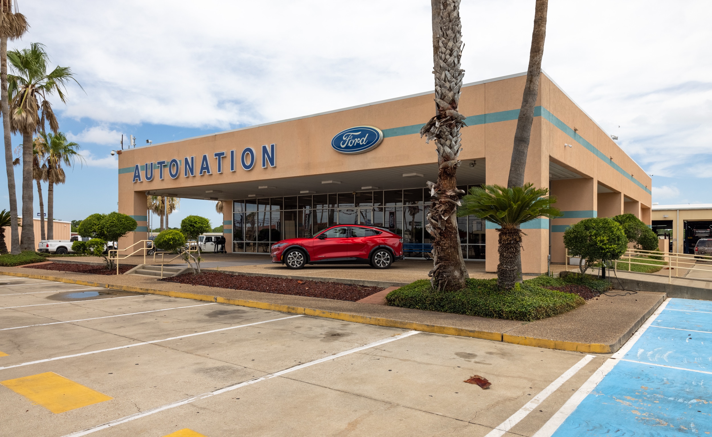 Exterior view of AutoNation Ford Corpus Christi