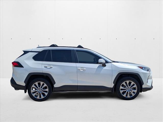 2021 Toyota RAV4 XLE Premium photo 2