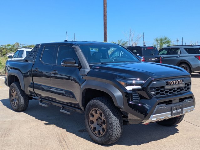 2025 Toyota Tacoma Trailhunter photo 3